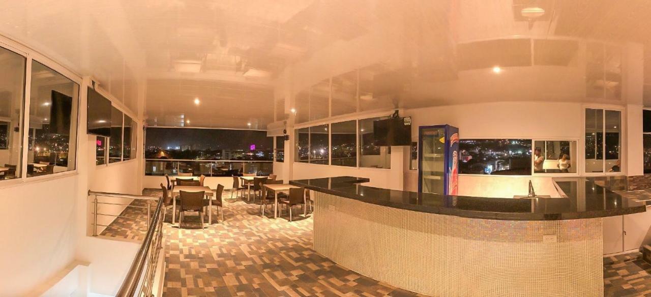 Hotel Giron Plaza Dış mekan fotoğraf