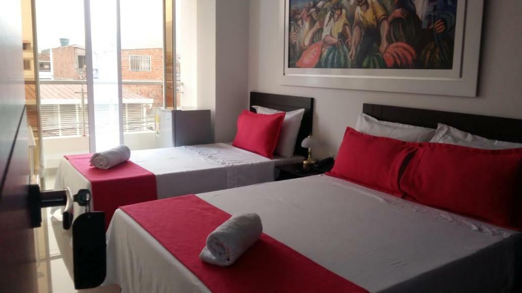 Hotel Giron Plaza Dış mekan fotoğraf