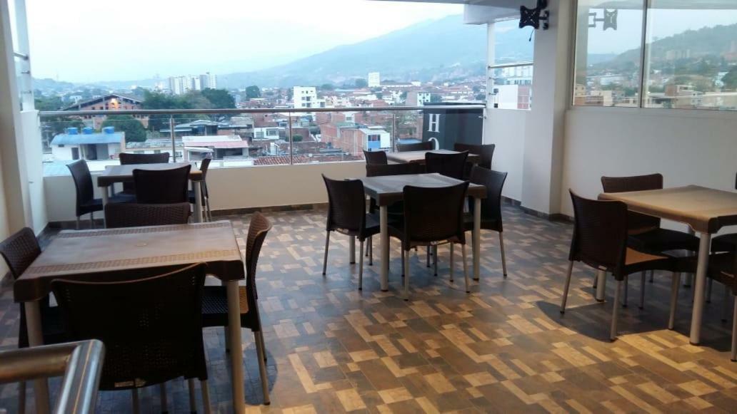 Hotel Giron Plaza Dış mekan fotoğraf